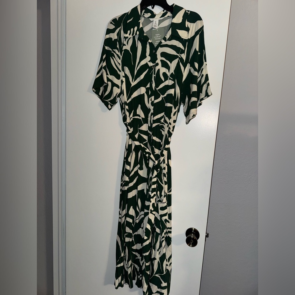 NWT H&M Green and White Belt-Tie Shirt Dress